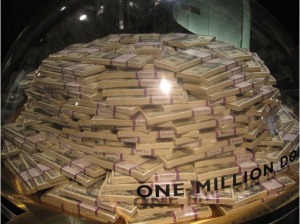 4551100-iTS_ALL_YOURS_ONE_MILLION_DOLLARS_CASH_Chicago